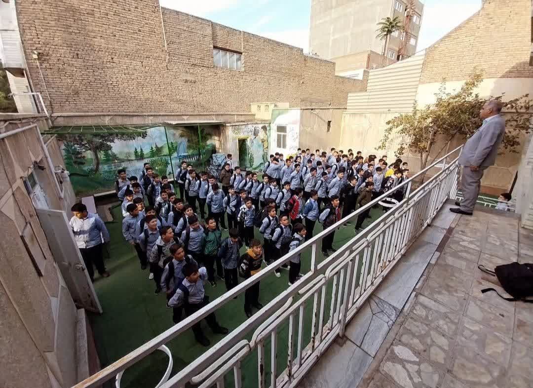 متوسطه دوره اول غیردولتی پسرانه تدبیر